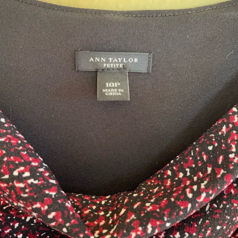⭐️ Ann Taylor dress - 10 petite - Picture 3 of 6
